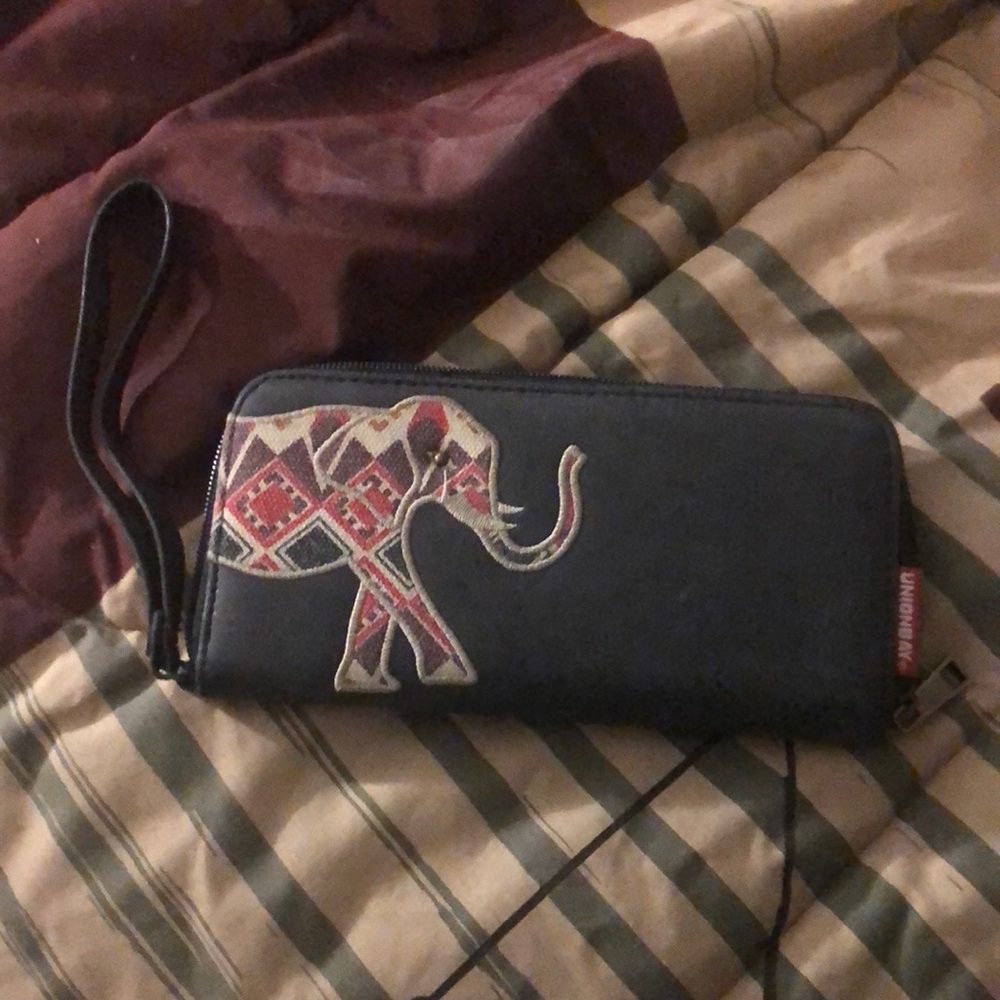 Union bay wristlet wallet
